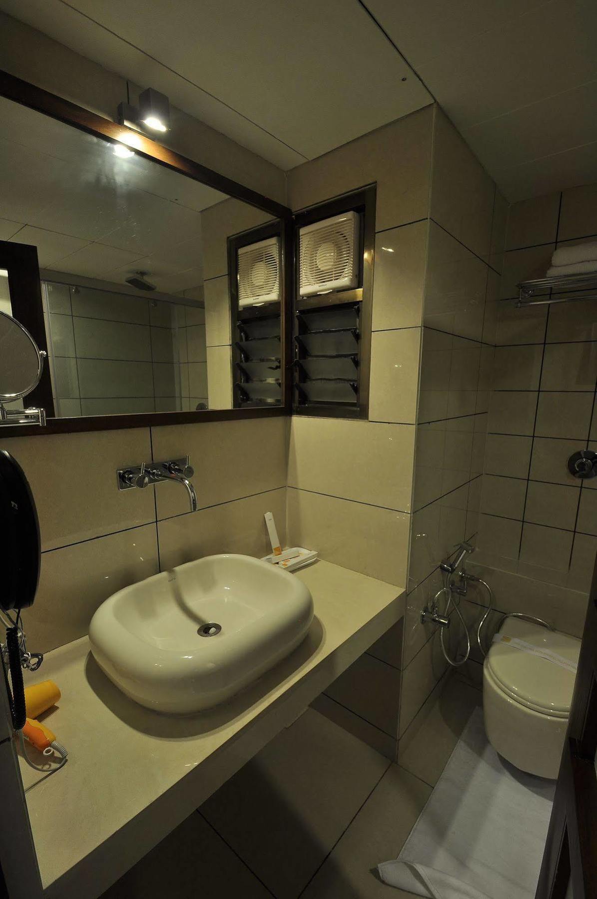 Le Grande Residency -Unmarried Couples Are Not Allowed Amhedabad Dış mekan fotoğraf