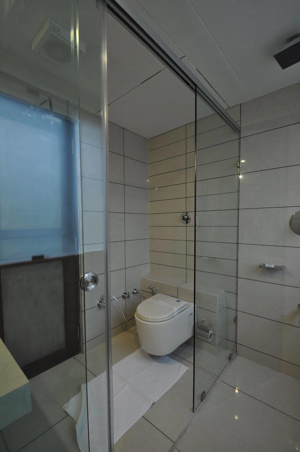 Le Grande Residency -Unmarried Couples Are Not Allowed Amhedabad Dış mekan fotoğraf